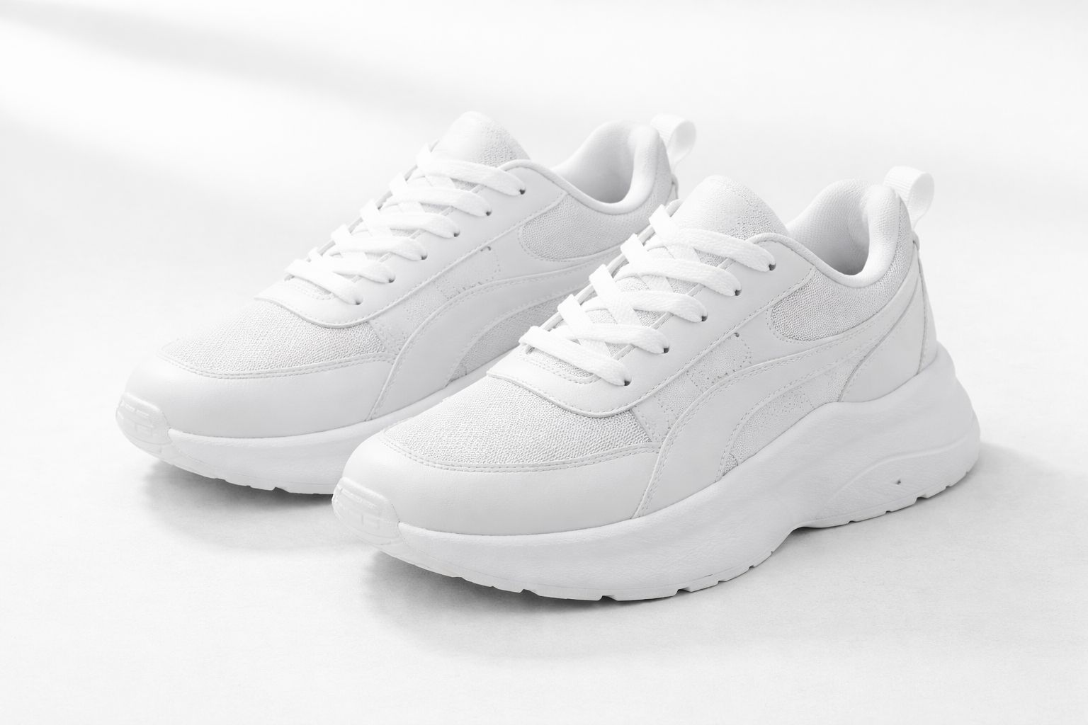 Qadın üçün gündəlik idman ayaqqabısı